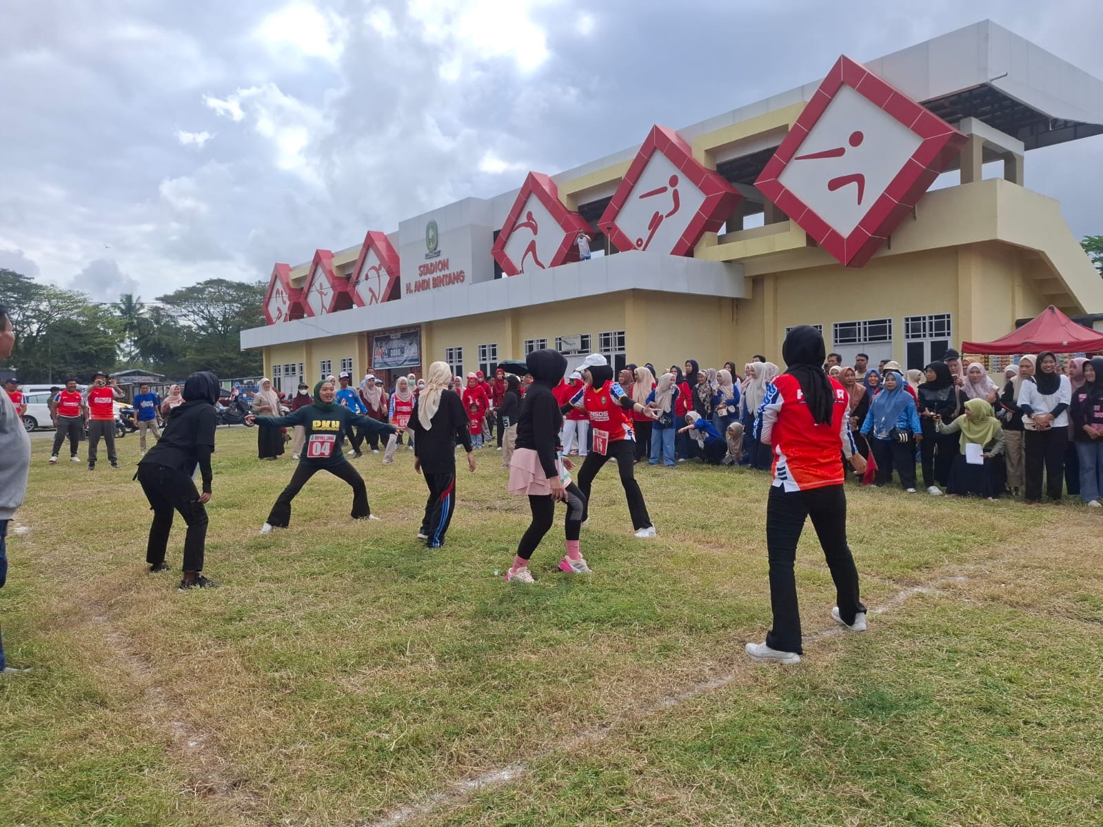 Pemkab Sinjai Gelar Festival Olahraga Tradisional, Ajak Masyarakat Jaga  Persatuan dan Sportivitas - Suara Indonesiaku